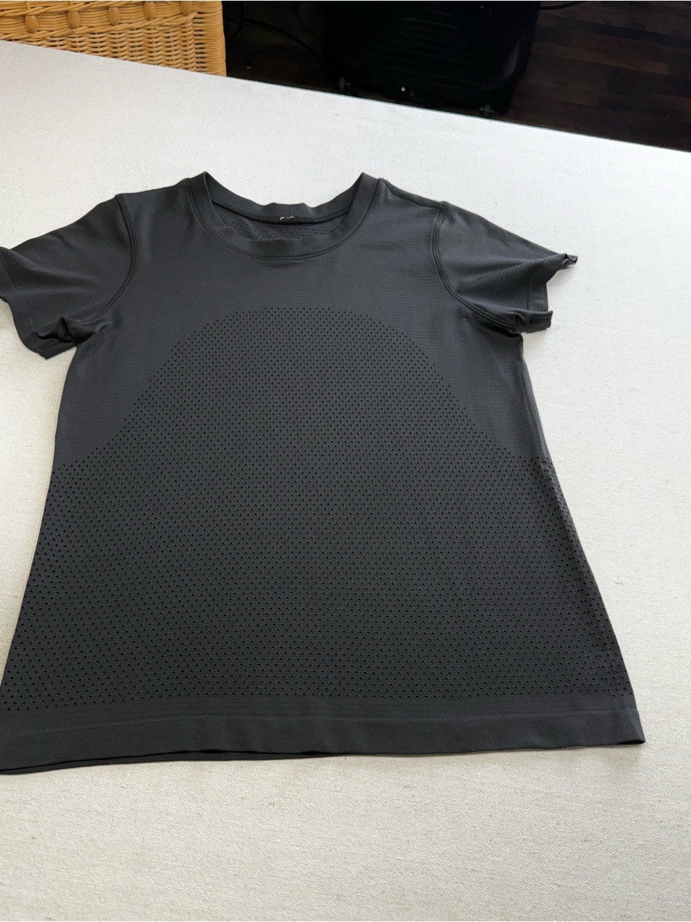 Lululemon - Women’s Black Short-Sleeve Perforated Performance Tee - Size Medium